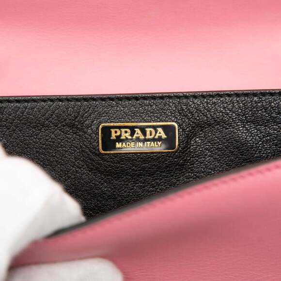 PRADA Black Leather Saffiano Shoulder Bag - Picture 5 of 6